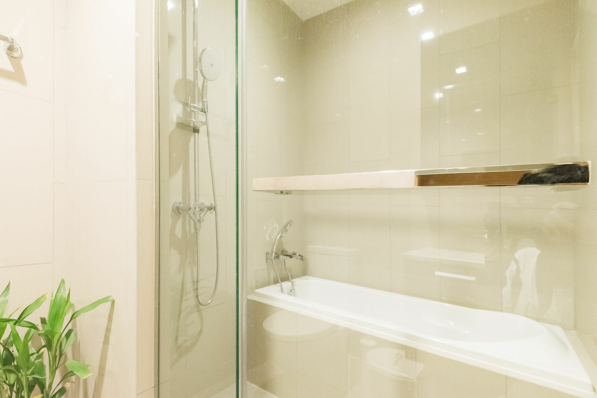Hasu Haus By Favstay Bangkok Exteriör bild