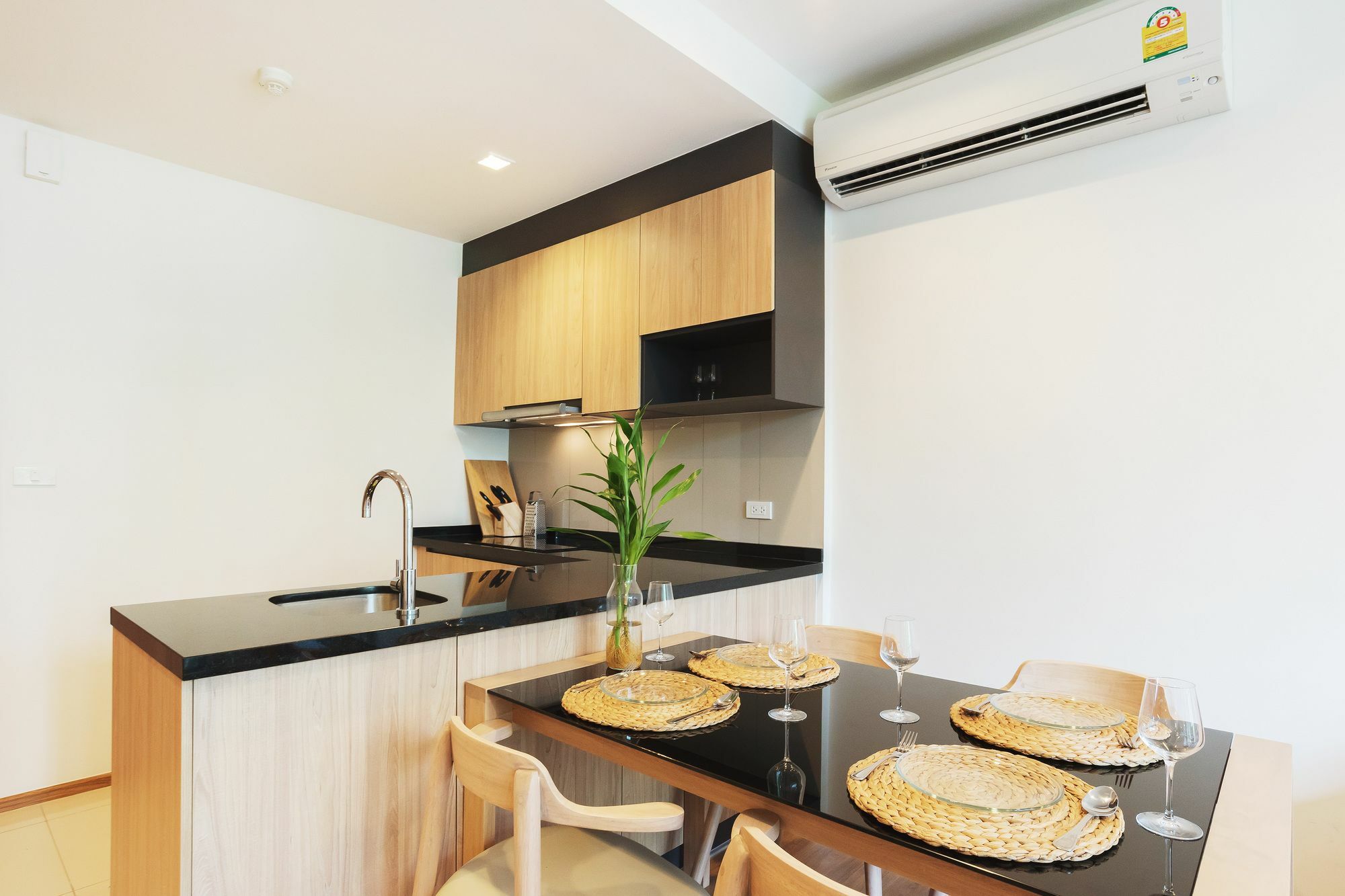 Hasu Haus By Favstay Bangkok Exteriör bild